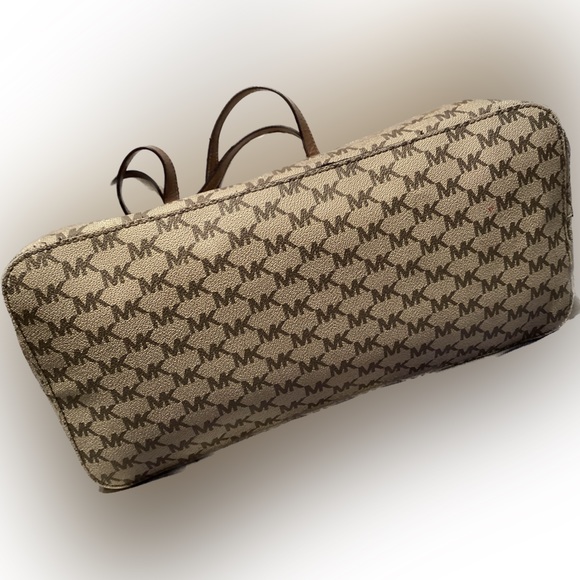 MICHAEL KORS EMRY JET SET SIGNATURE TOTE LEATHER TRIM LARGE ZIP TOTE - Picture 6 of 16